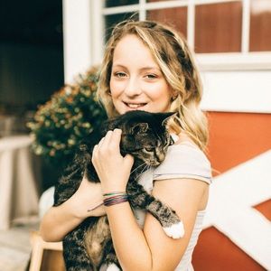 Meet your Posher, Emma